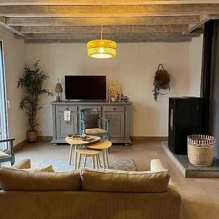 Maison De Village